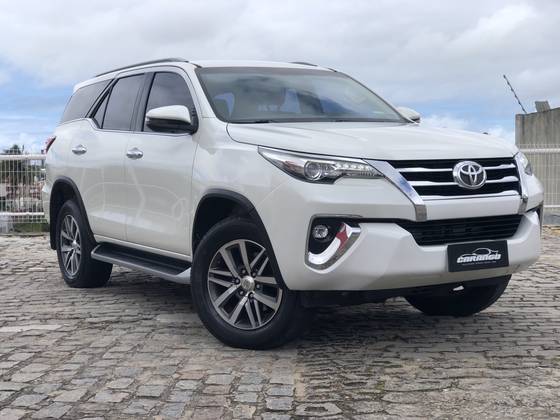 TOYOTA HILUX SW4 2.8 SRX 4X4 16V TURBO INTERCOOLER DIESEL 4P AUTOMÁTICO